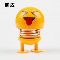 调皮公仔车内饰品摆件汽车装饰车载搞笑公仔摇头表情包小黄人公仔